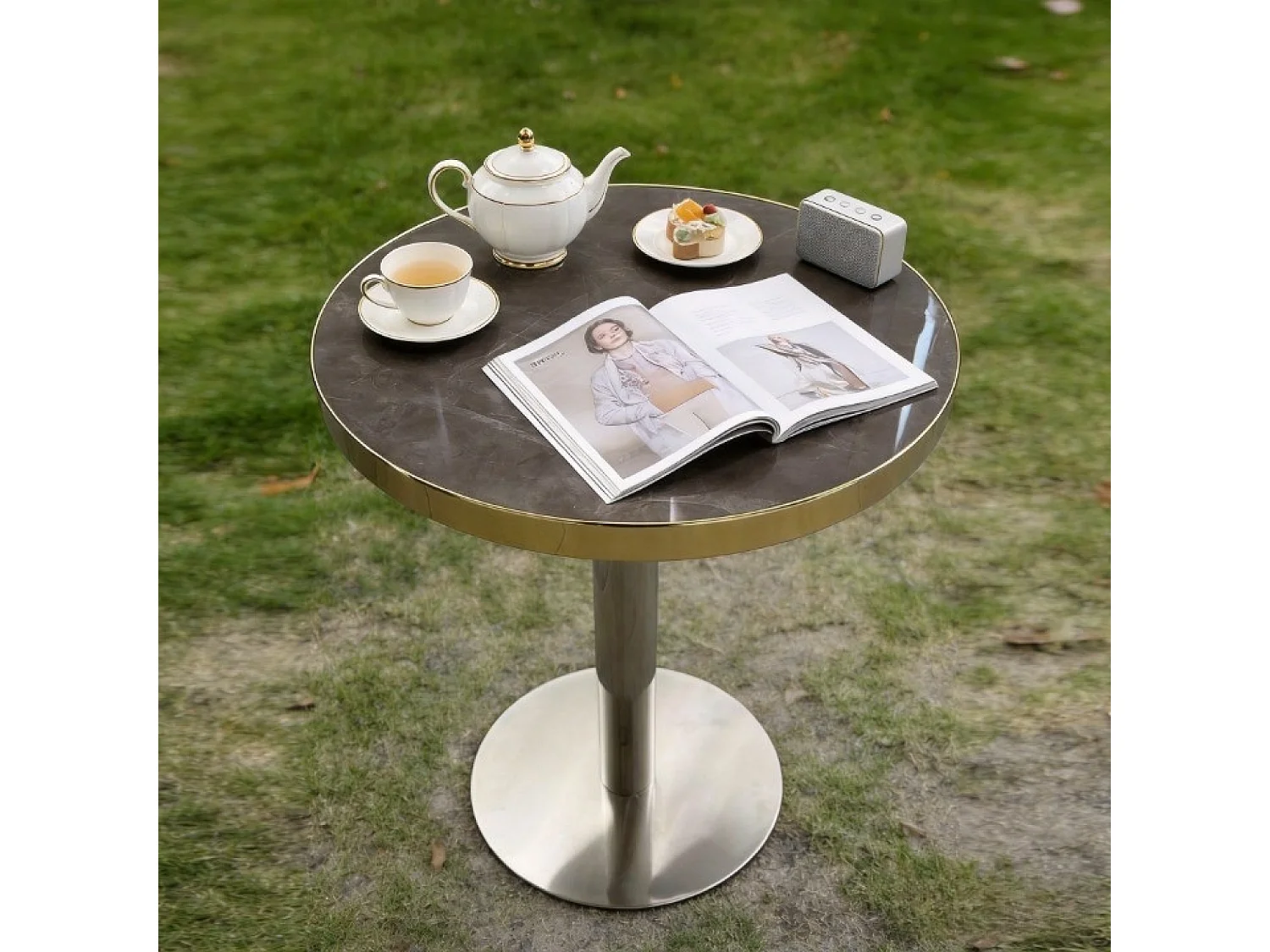 Runt sidobord, 60 cm, grå marmoreffekt - Silverfärgad rostfri stålbas