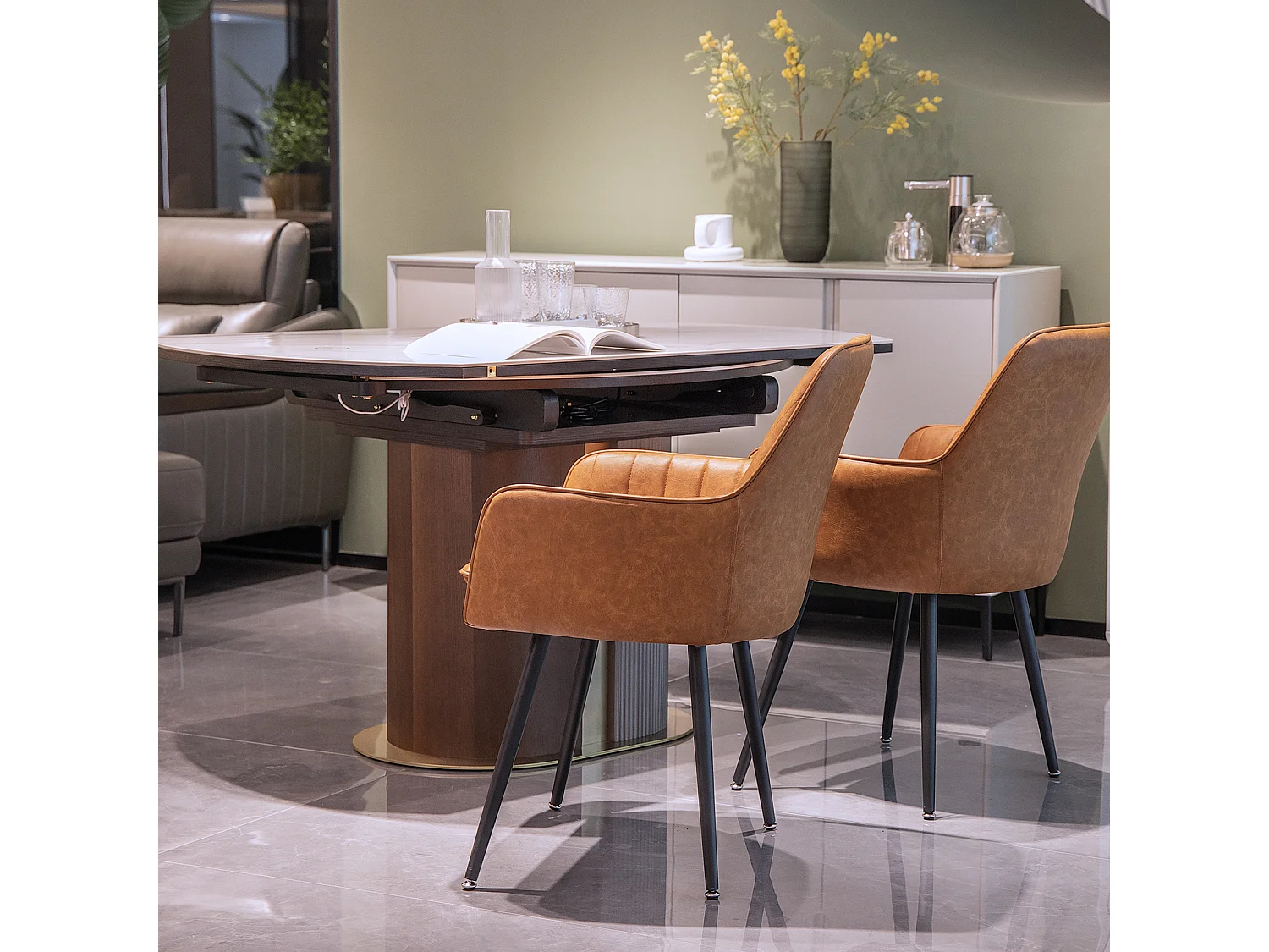 Set van 2 stoelen met zwarte metalen poten - Bruin kunstleer