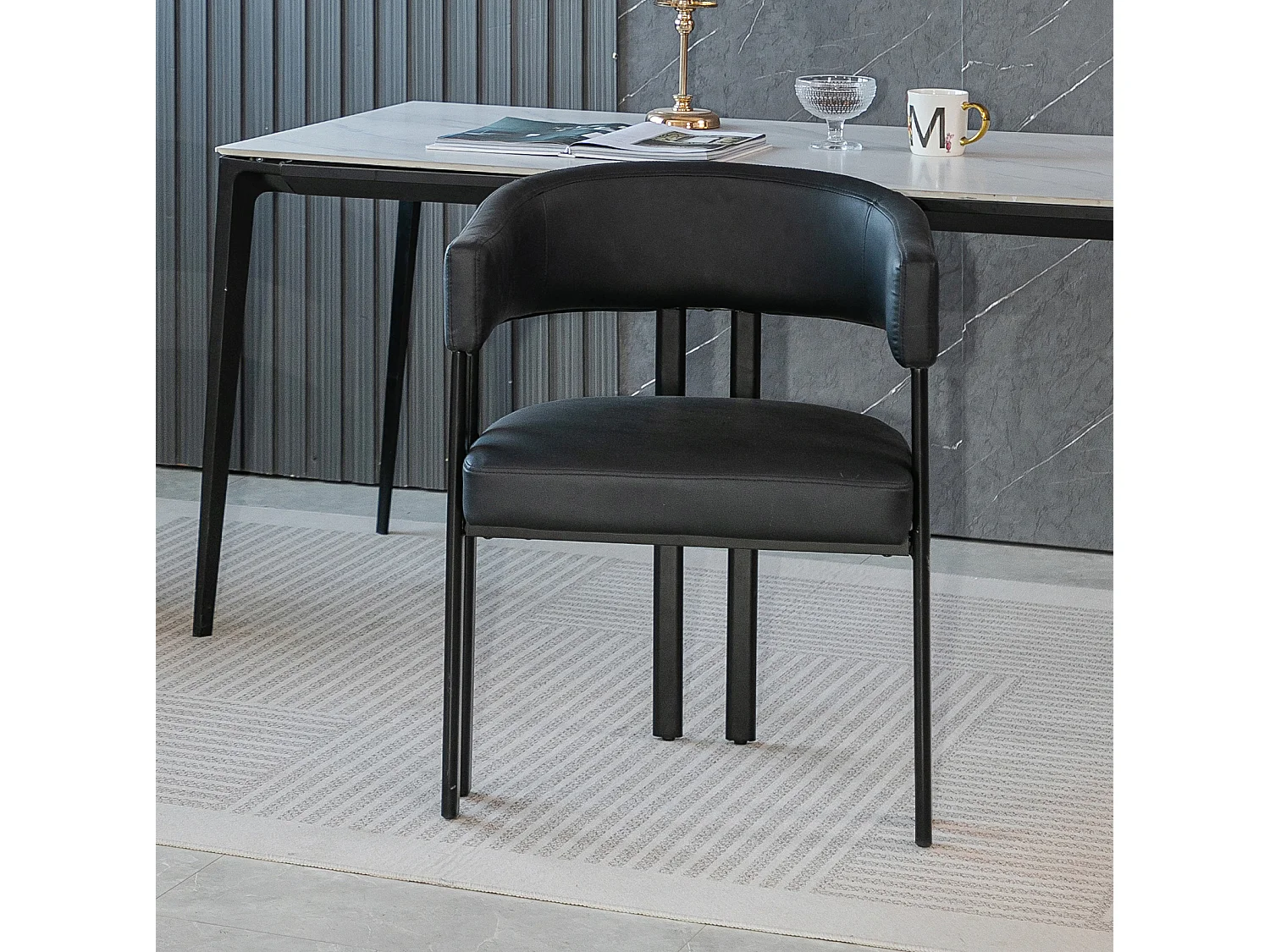 Chaise à manger en simili cuir avec accoudoirs, structure en métal - Noir