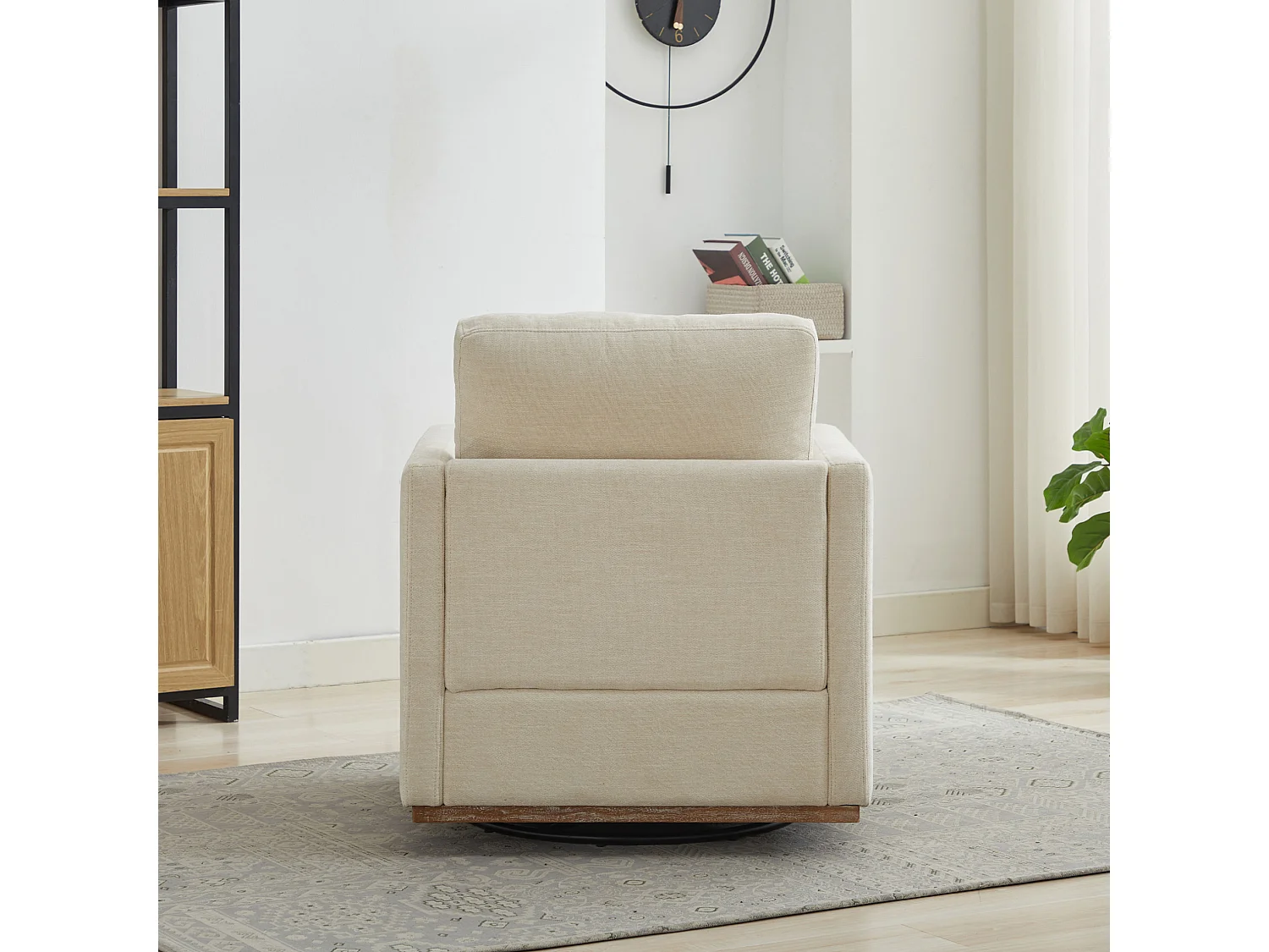 Poltrona girevole in ciniglia beige con braccioli