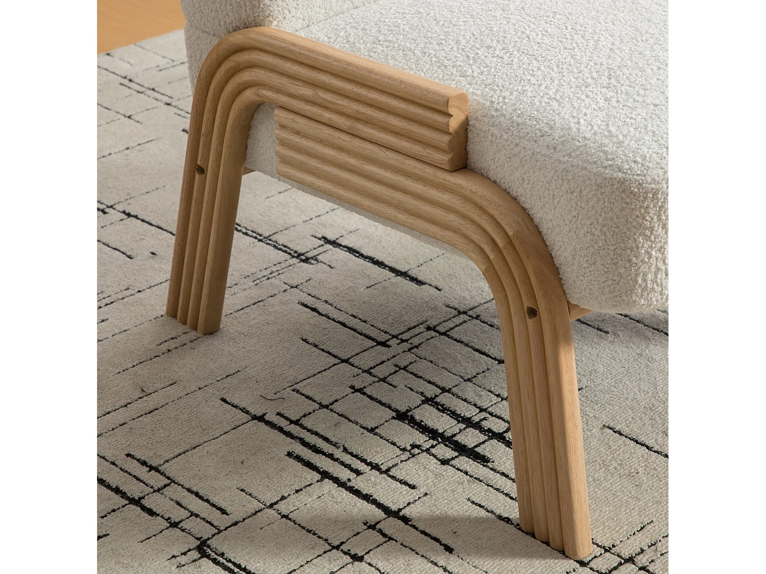 Fauteuil en tissu chenille avec structure en bois - Ivoire