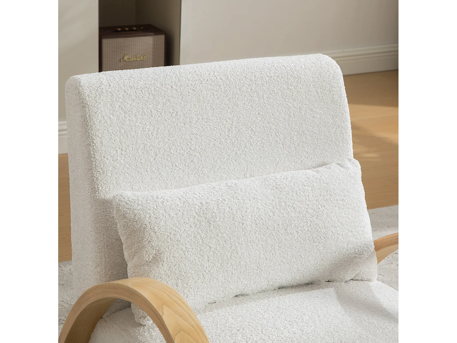 Fauteuil en tissu chenille avec accoudoir et coussin - Structure en bois - Ivoire