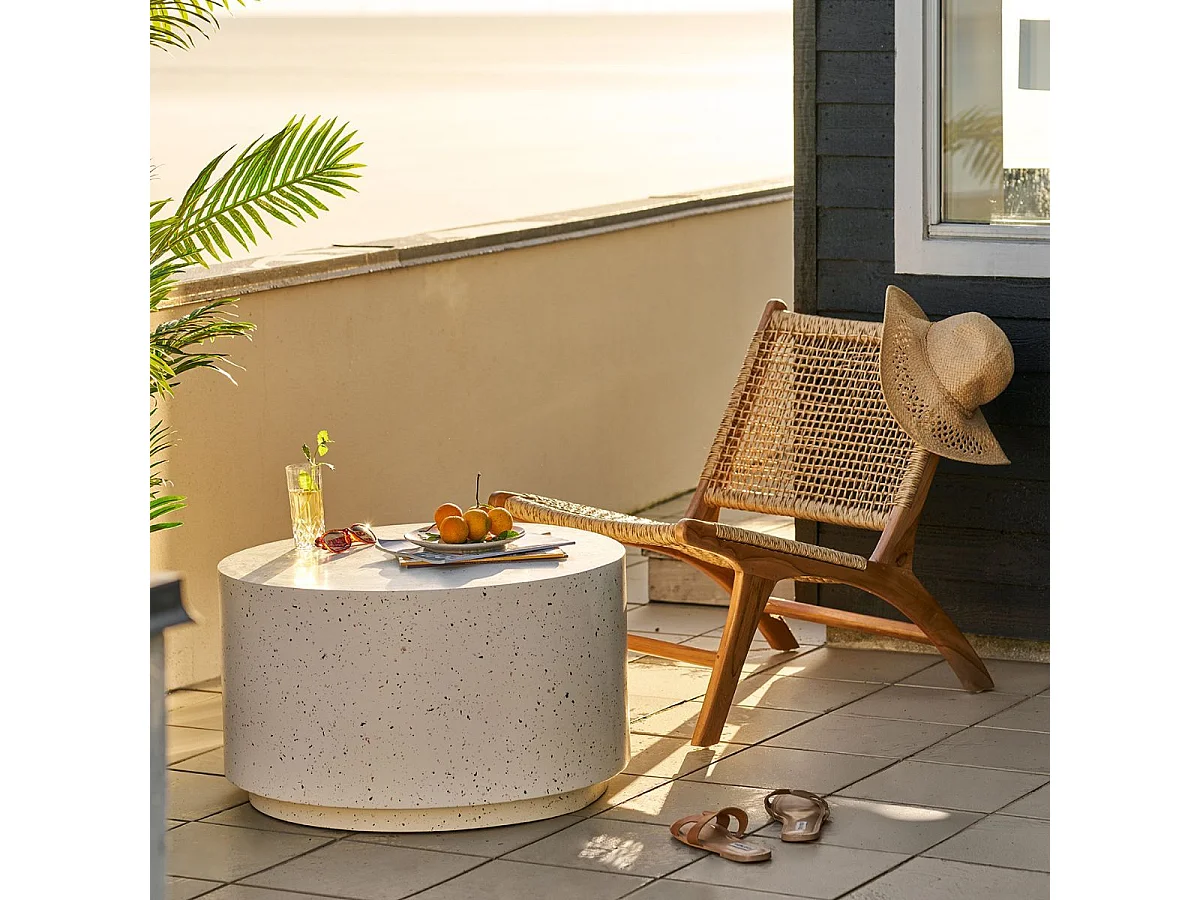 Table basse ronde en fibre d'argile blanche et aspect terrazzo - FIBRALYS