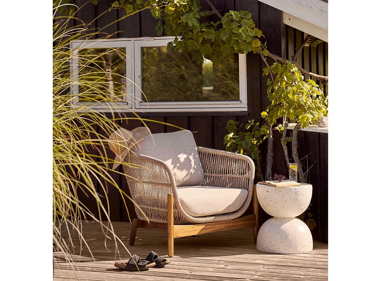 Table d'appoint en fibre d'argile blanche et aspect terrazzo - FIBRALYS