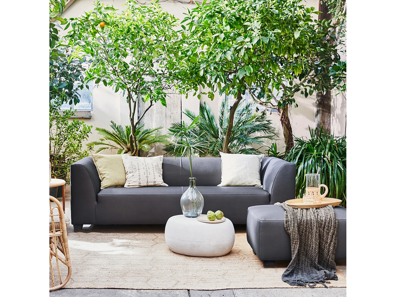 Table d'appoint en fibre d'argile PEBBLE