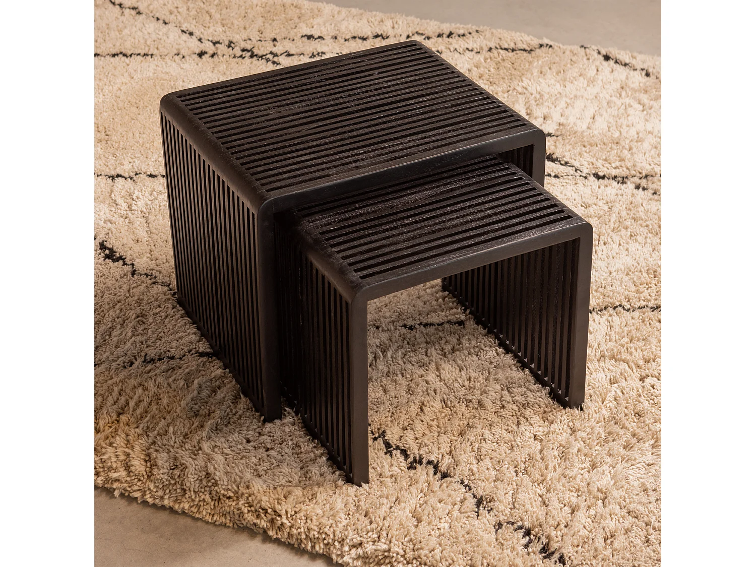 Lot de 2 tables d'appoint en bois de teck recyclé WILLA