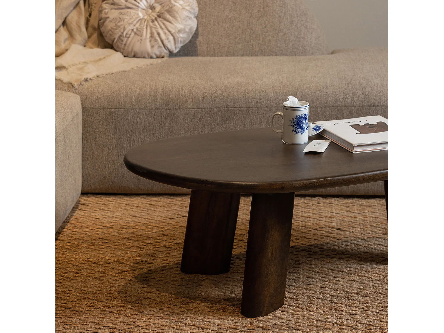Table basse en manguier ROUNDLY