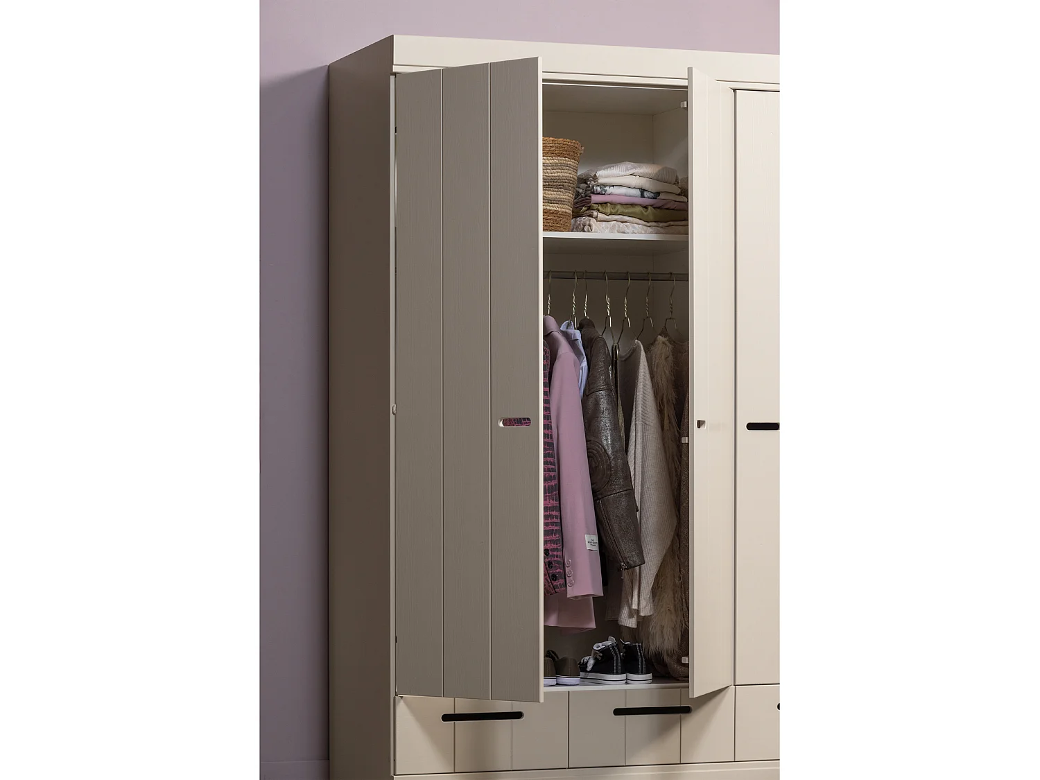 Armoire 3 portes avec tiroir en pin CONNECT