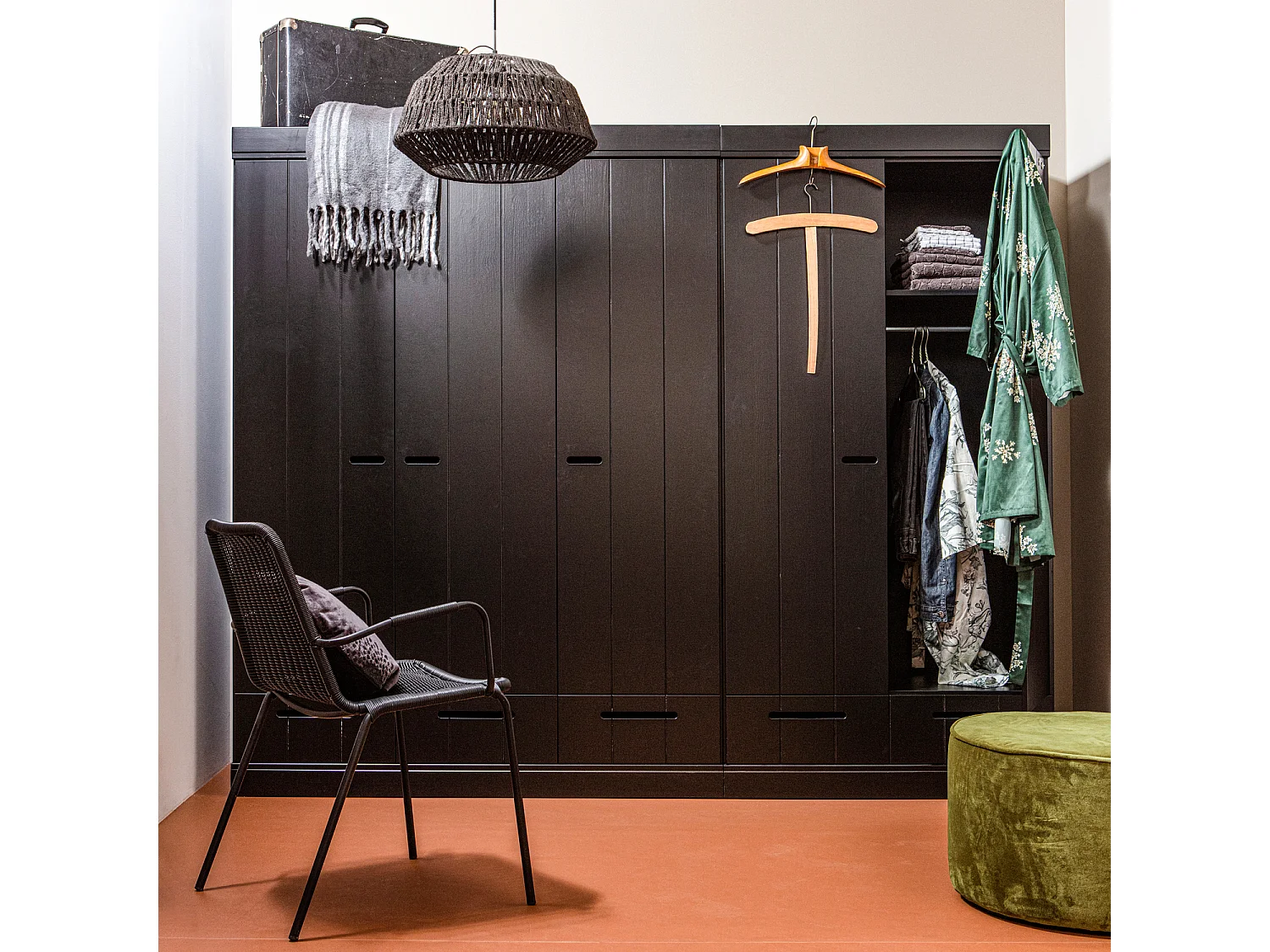 Armoire 3 portes et 3 tiroirs en pin CONNECT