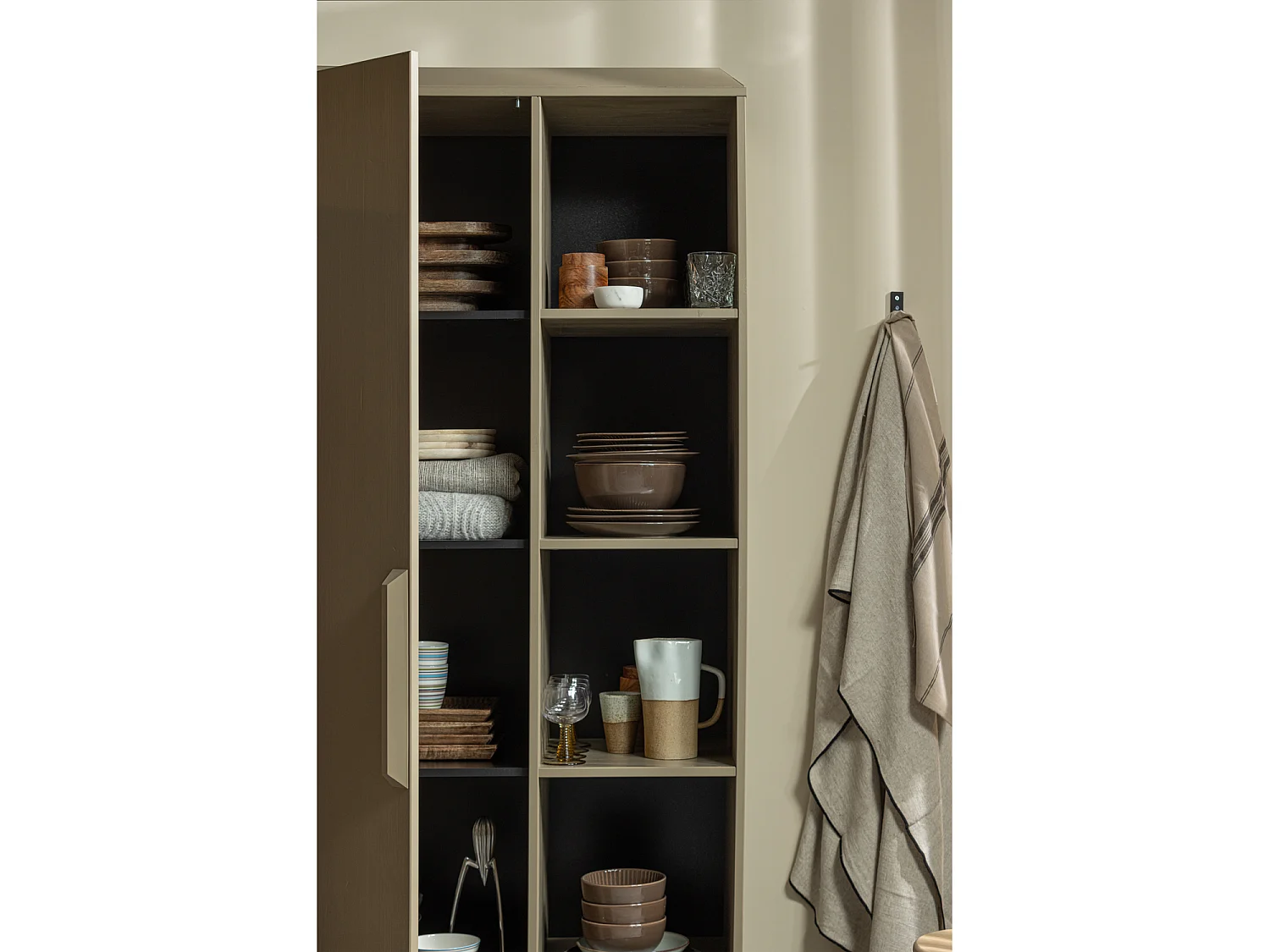 Armoire de rangement en pin LOWEN
