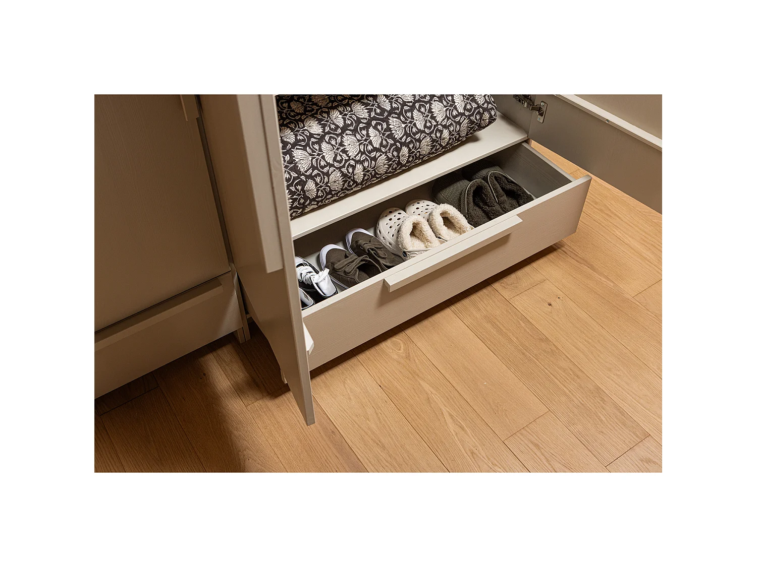 Armoire 2 portes et 1 tiroir en pin PURE