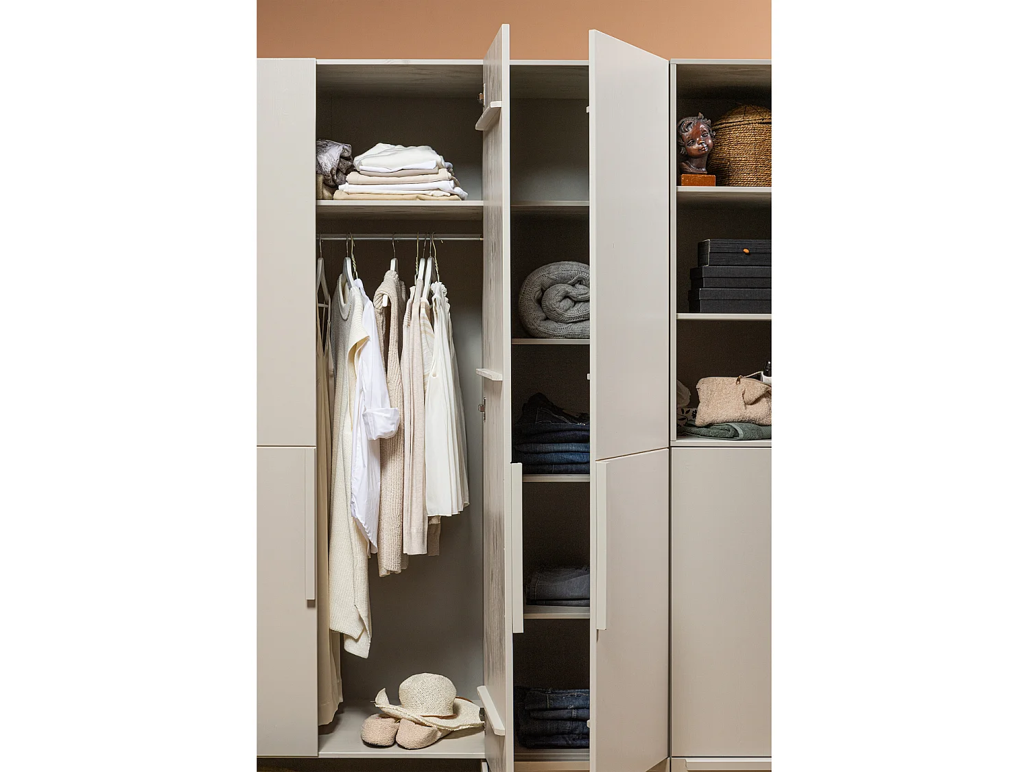 Armoire 2 portes et 1 tiroir en pin PURE