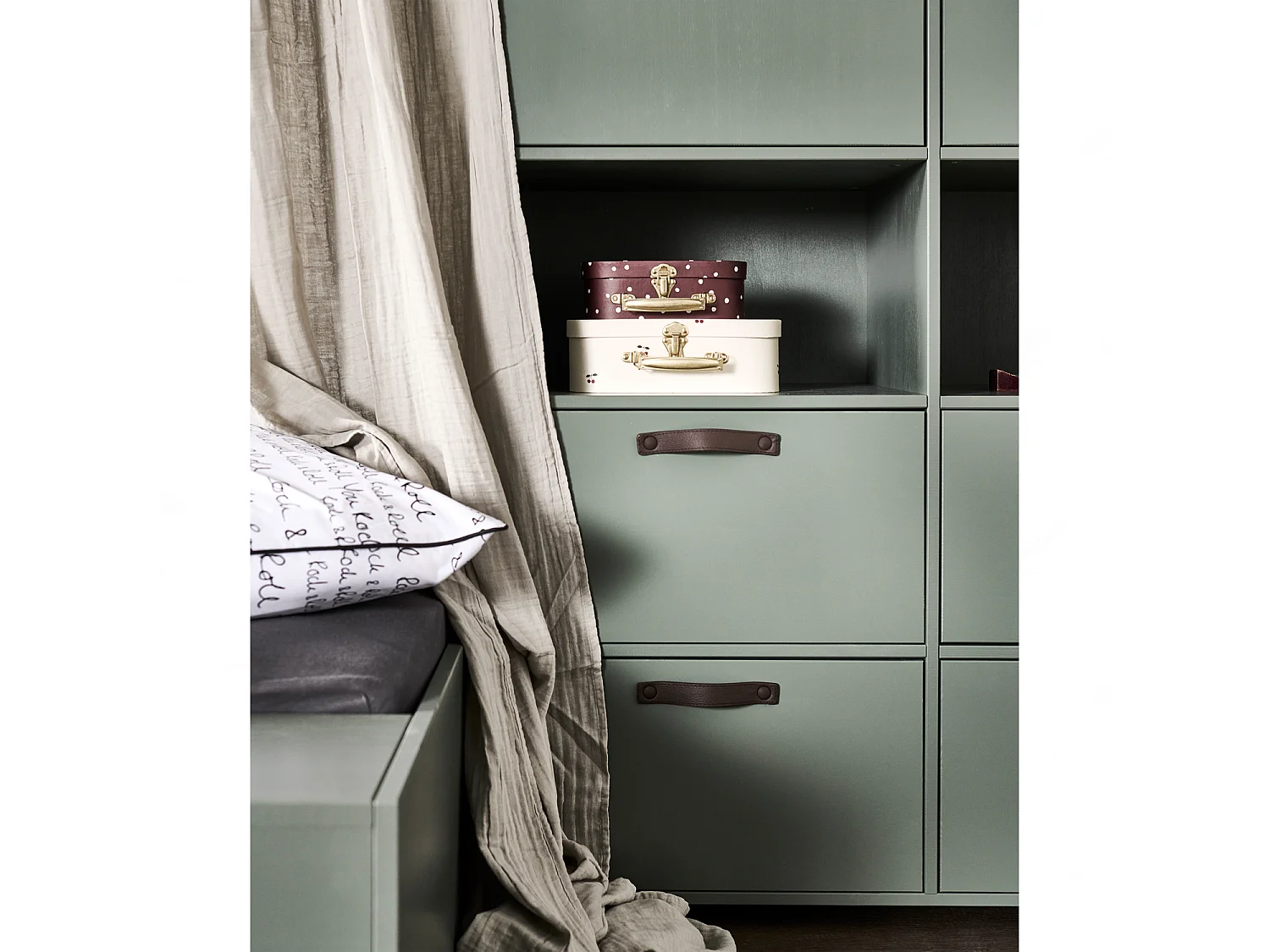 Armoire 2 portes et 4 tiroirs en pin STAGE