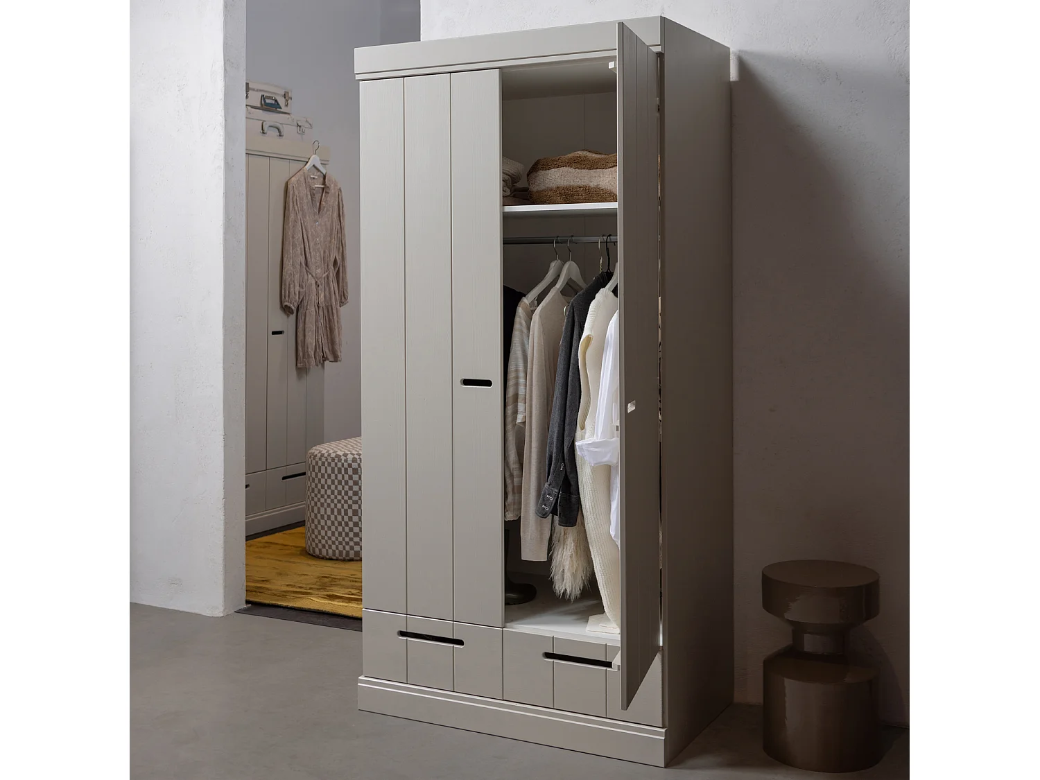 Armoire 2 portes 2 tiroirs en pin CONNECT