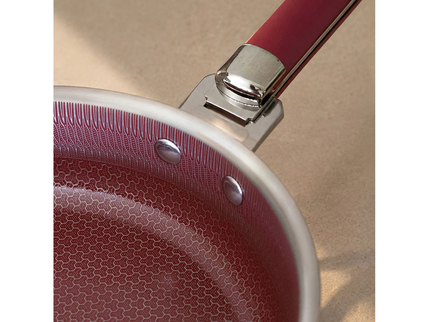 Menastyl - Lot 3 Casseroles Aglae 16/18/20cm En Inox Lie De Vin Avec Poignée