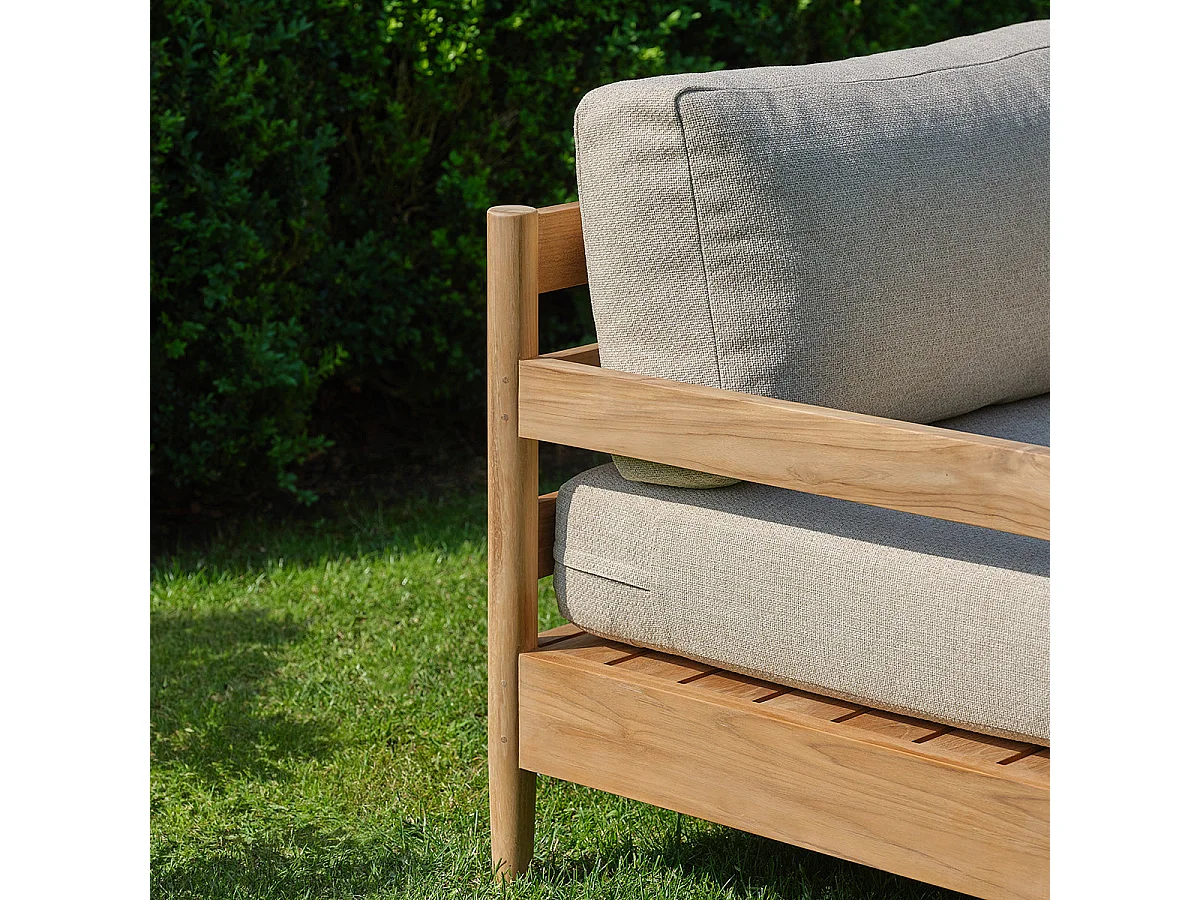 Fauteuil de jardin bas en teck massif avec coussins