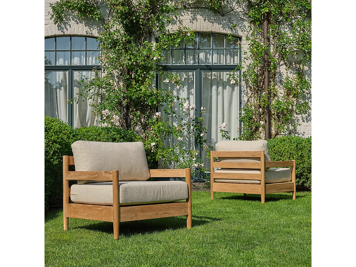 Fauteuil de jardin bas en teck massif avec coussins