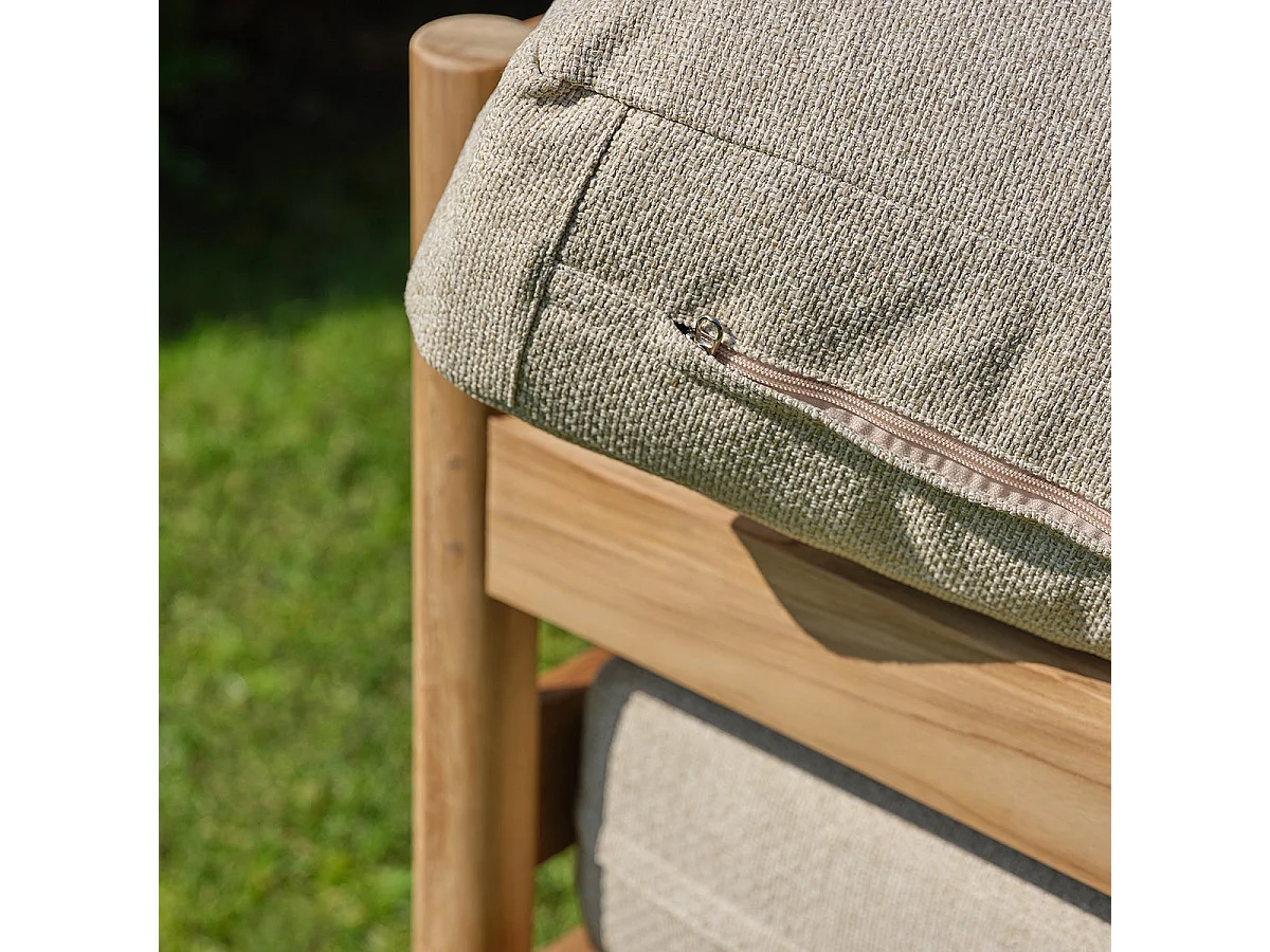 Fauteuil de jardin bas en teck massif avec coussins