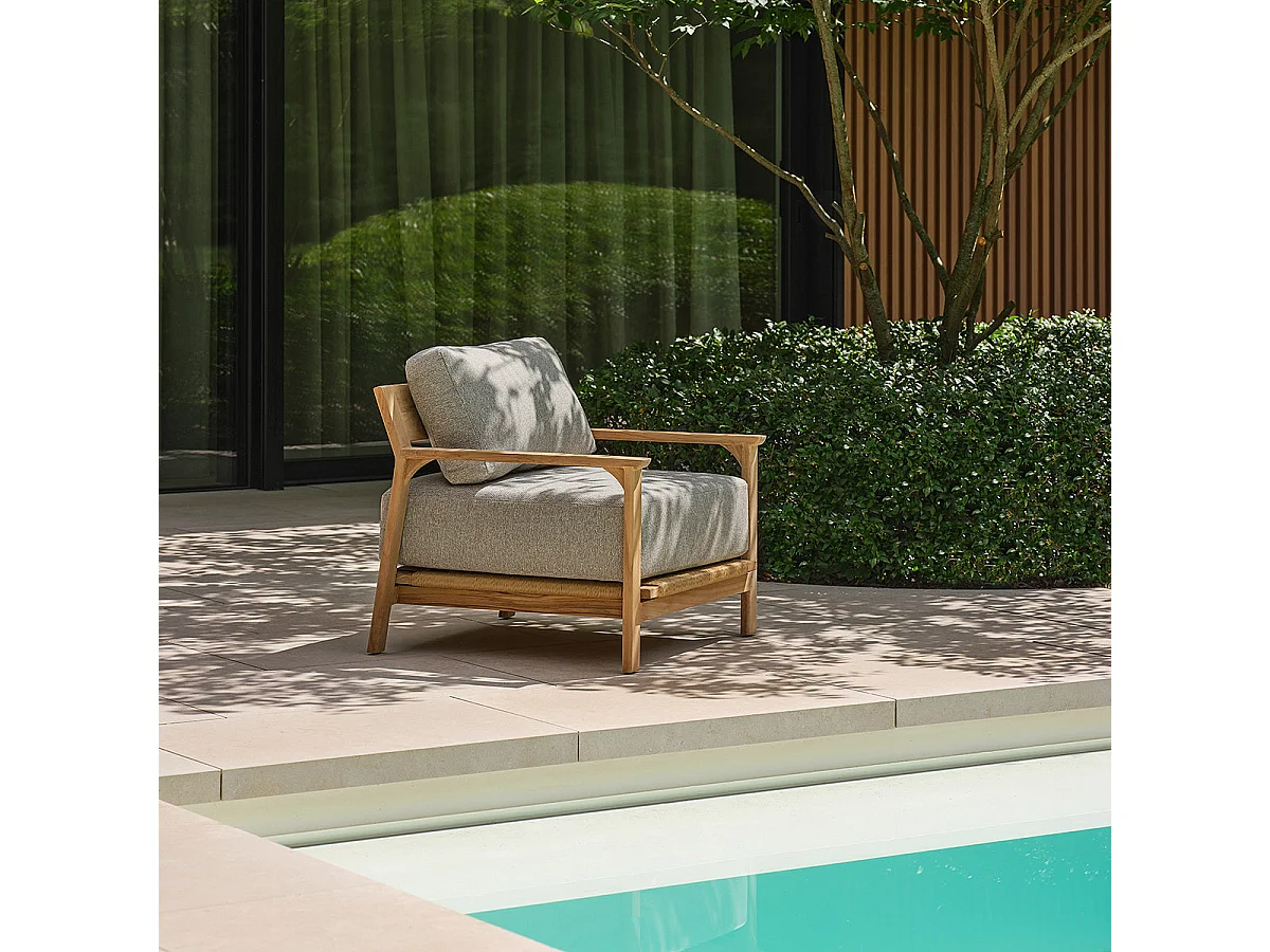 Fauteuil de jardin en teck avec coussins gris chiné