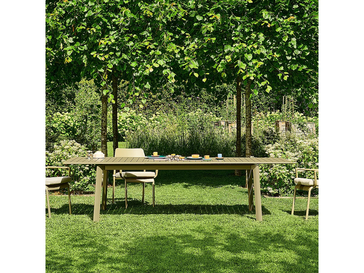 Set da giardino in alluminio color kaki per 6-10 persone