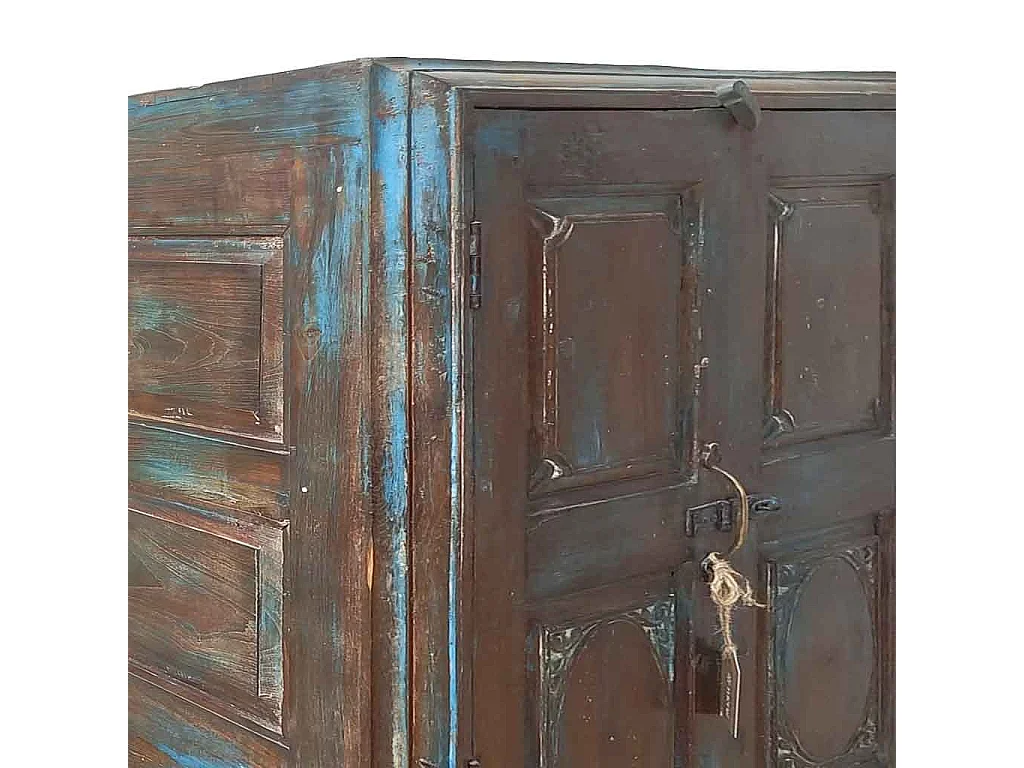 Roupeiro em madeira com acabamento artesanal castanho, 75x36x138 cm