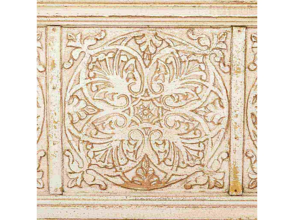 Baúl de madera tallada acabado artesanal beige 103x40x43h cm
