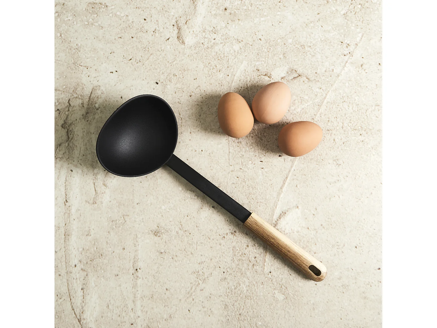 Louche - LILY COOK - PBT - Manche en bois - Noir et marron