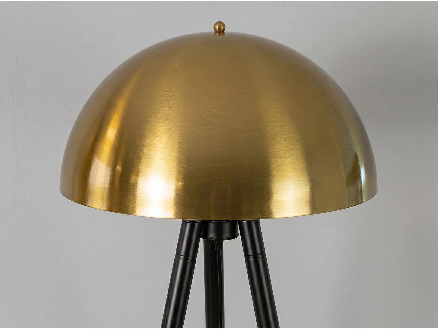 Lampadaire en acier poli doré et acier noir 8100 ANGEL CERDA