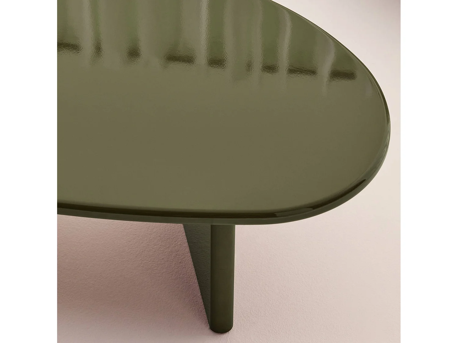 Tavolino basso ovale finitura lucida, verde kaki