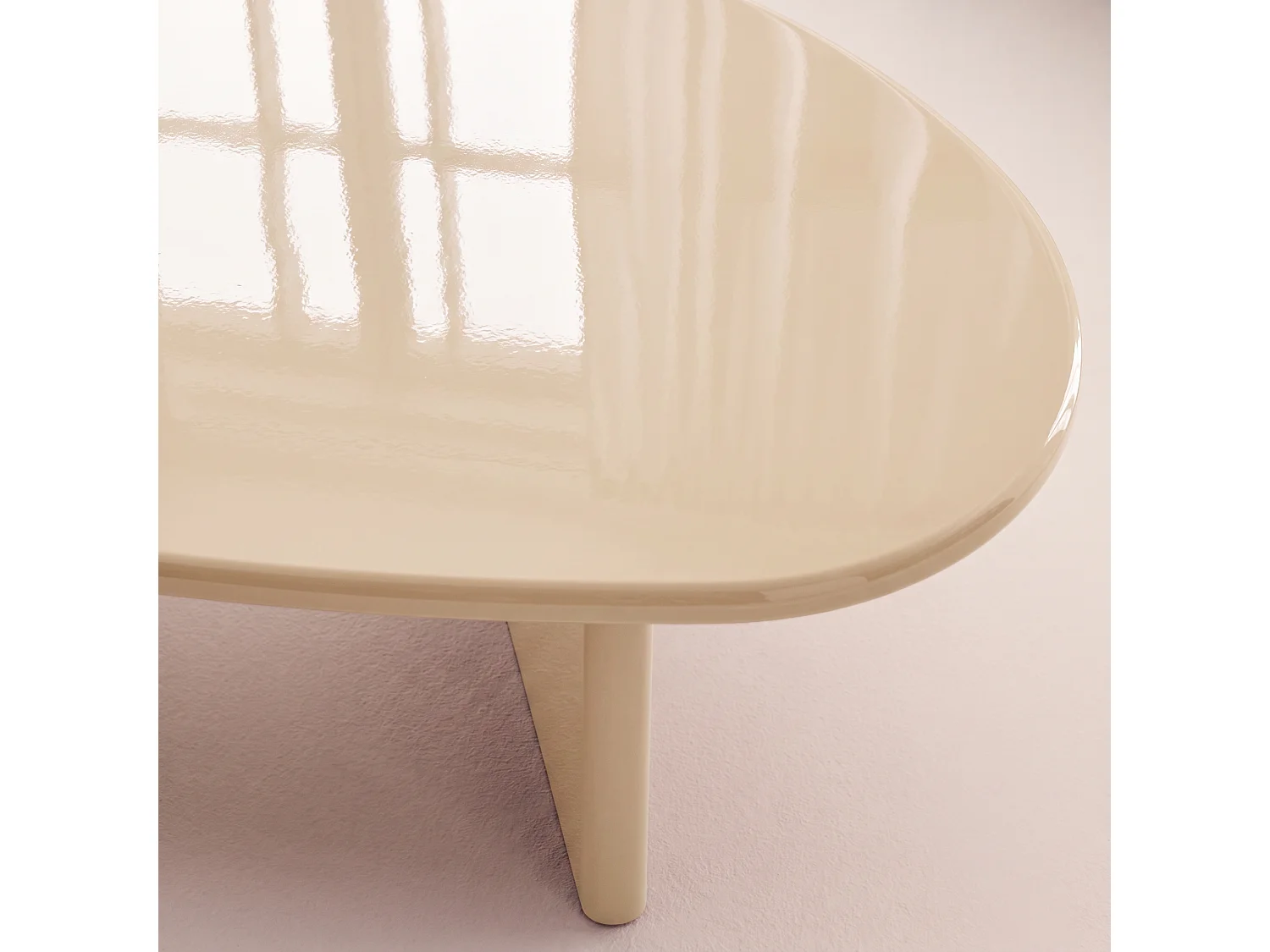 Tavolino basso ovale finitura lucida, crema
