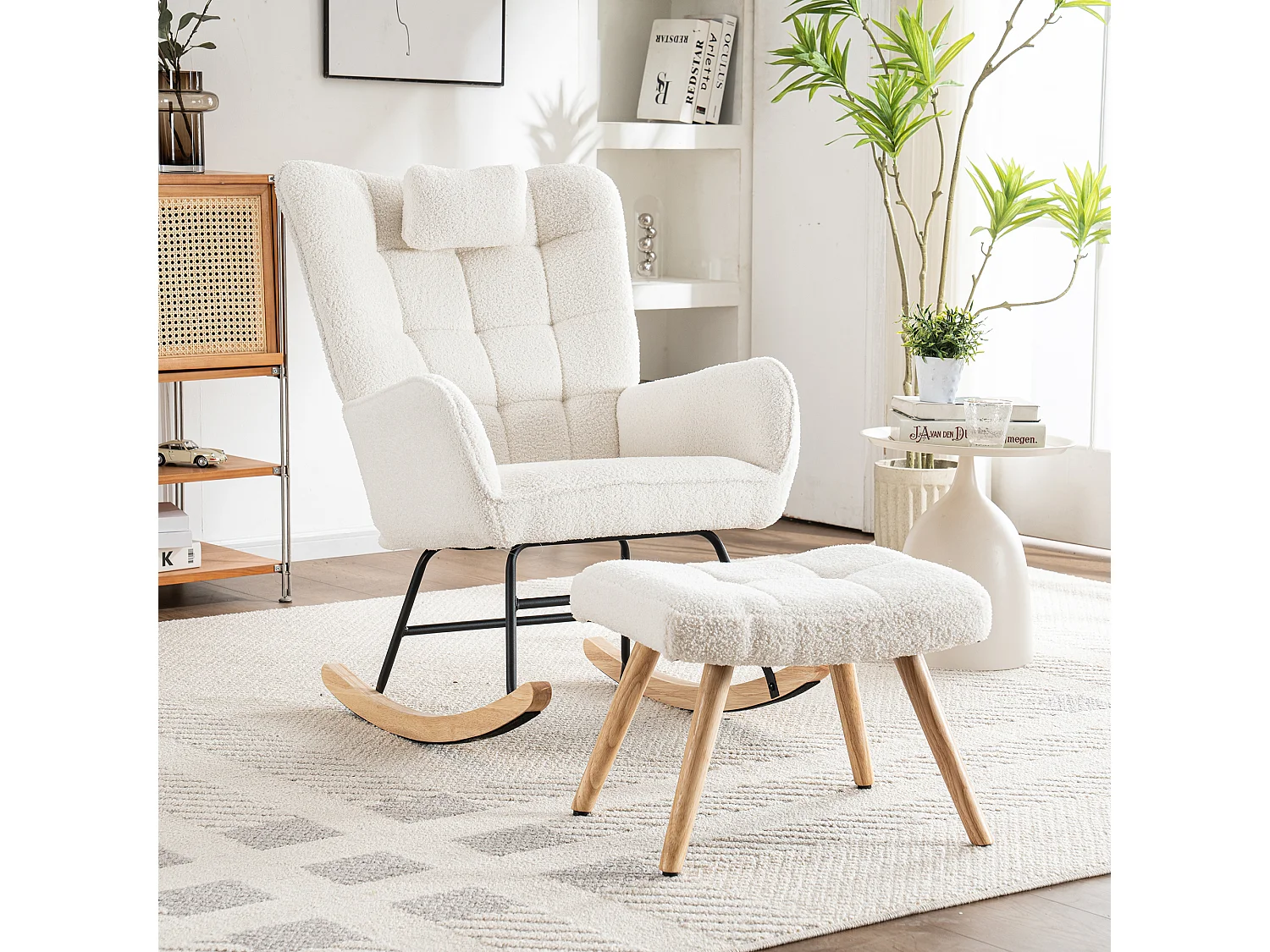 Fauteuil à bascule blanc bouclé, avec repose-pieds et coussin tête, design scandinave, 92 cm