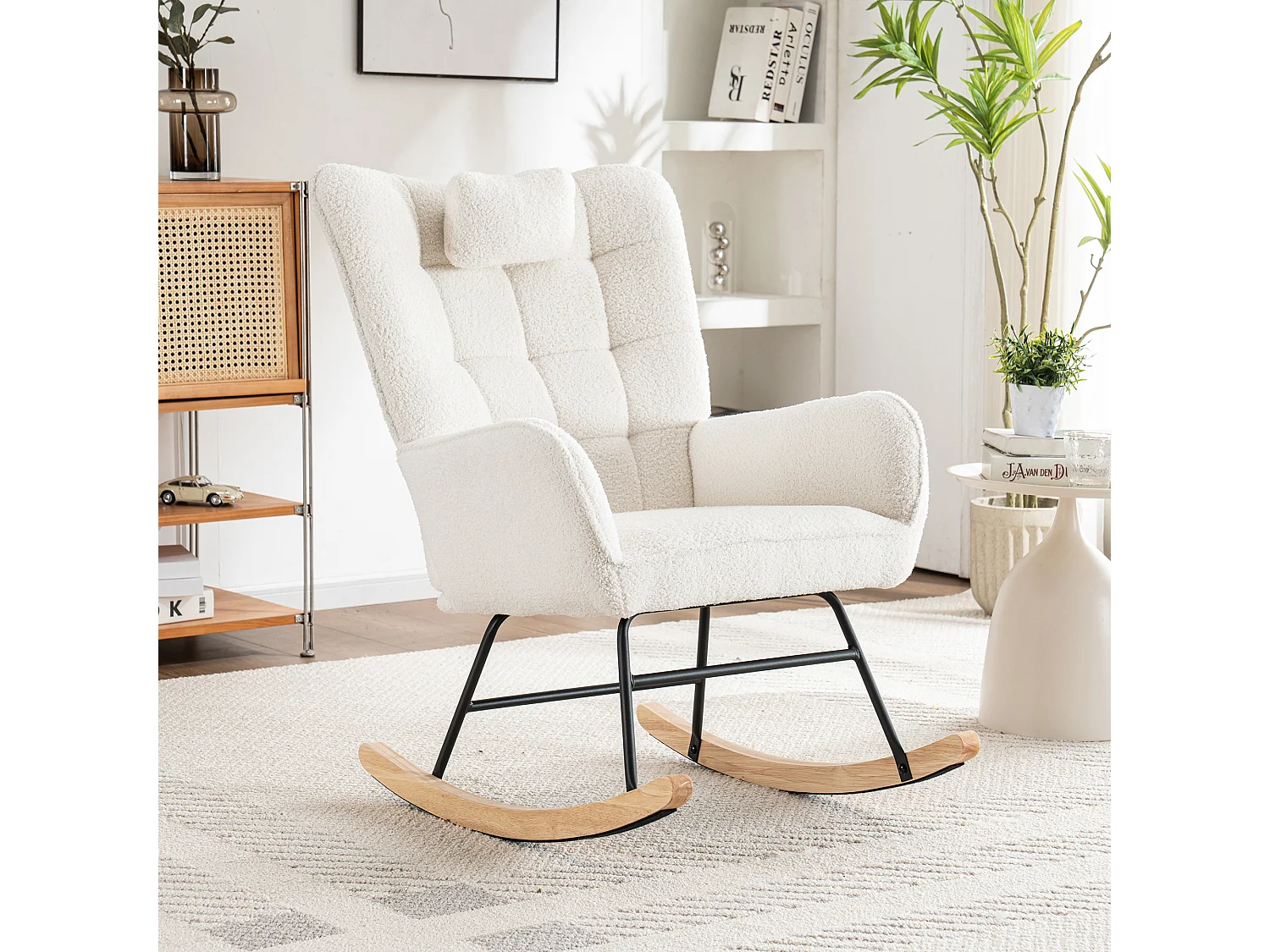 Fauteuil à bascule blanc bouclé, avec repose-pieds et coussin tête, design scandinave, 92 cm