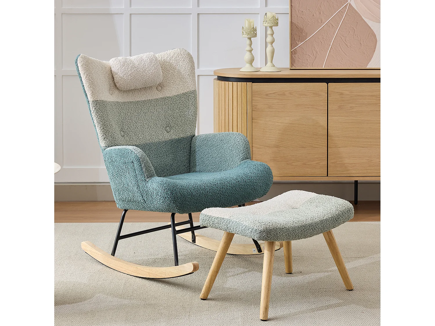 Fauteuil à bascule bouclé, patchwork coloré à rayures, pieds bois, avec repose-pieds, salon