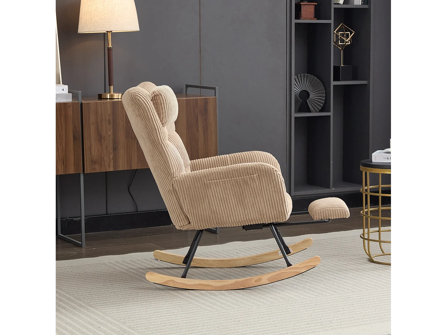 Fauteuil à bascule marron, dossier haut, coussin nuque, assise rembourrée, pour chambre bébé