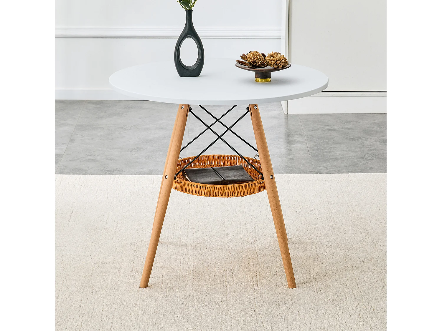 Table à manger ronde, plateau en MDF, pieds en bois massif, avec une structure de rangement suspendue en osier, blanc et couleur naturelle