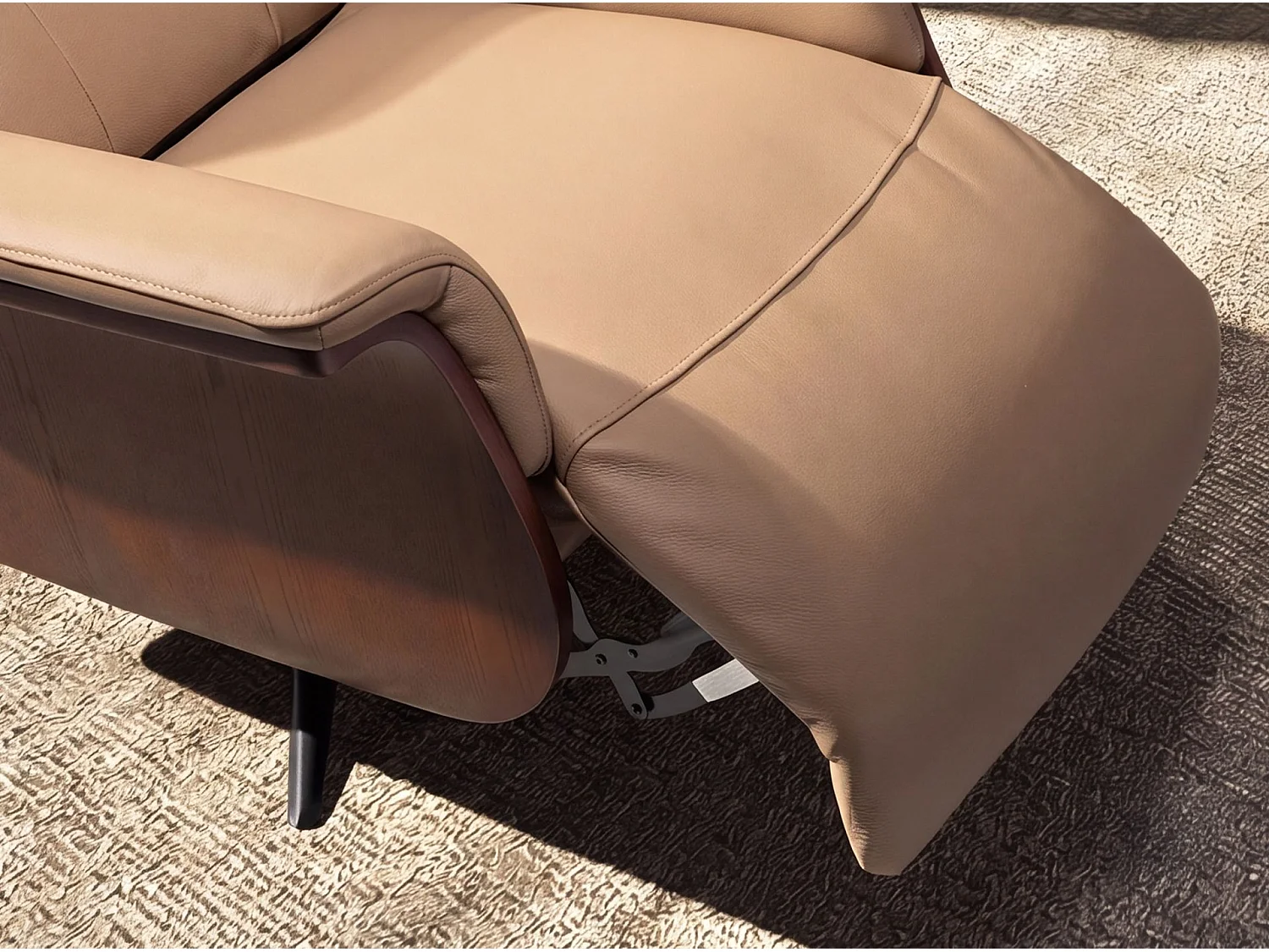 Drehbarer Relaxsessel aus braunem Leder 5198 ANGEL CERDA