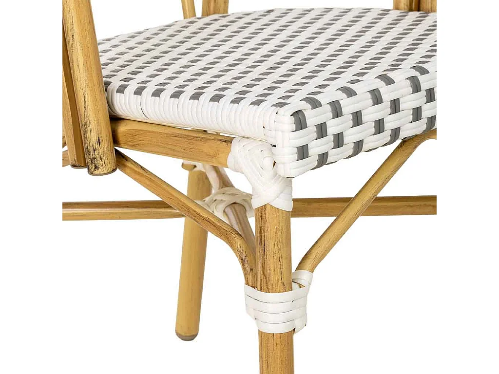 Weißer Rattanstuhl, 50 x 61 x 86 cm (H)