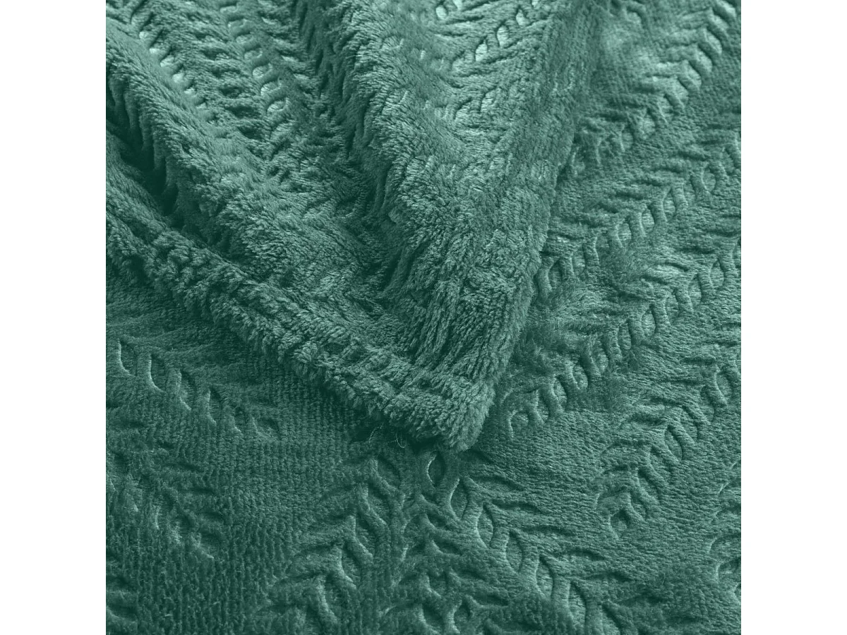 Plaid Uni en Flanelle "Nelia" 125x150cm Vert Cèdre