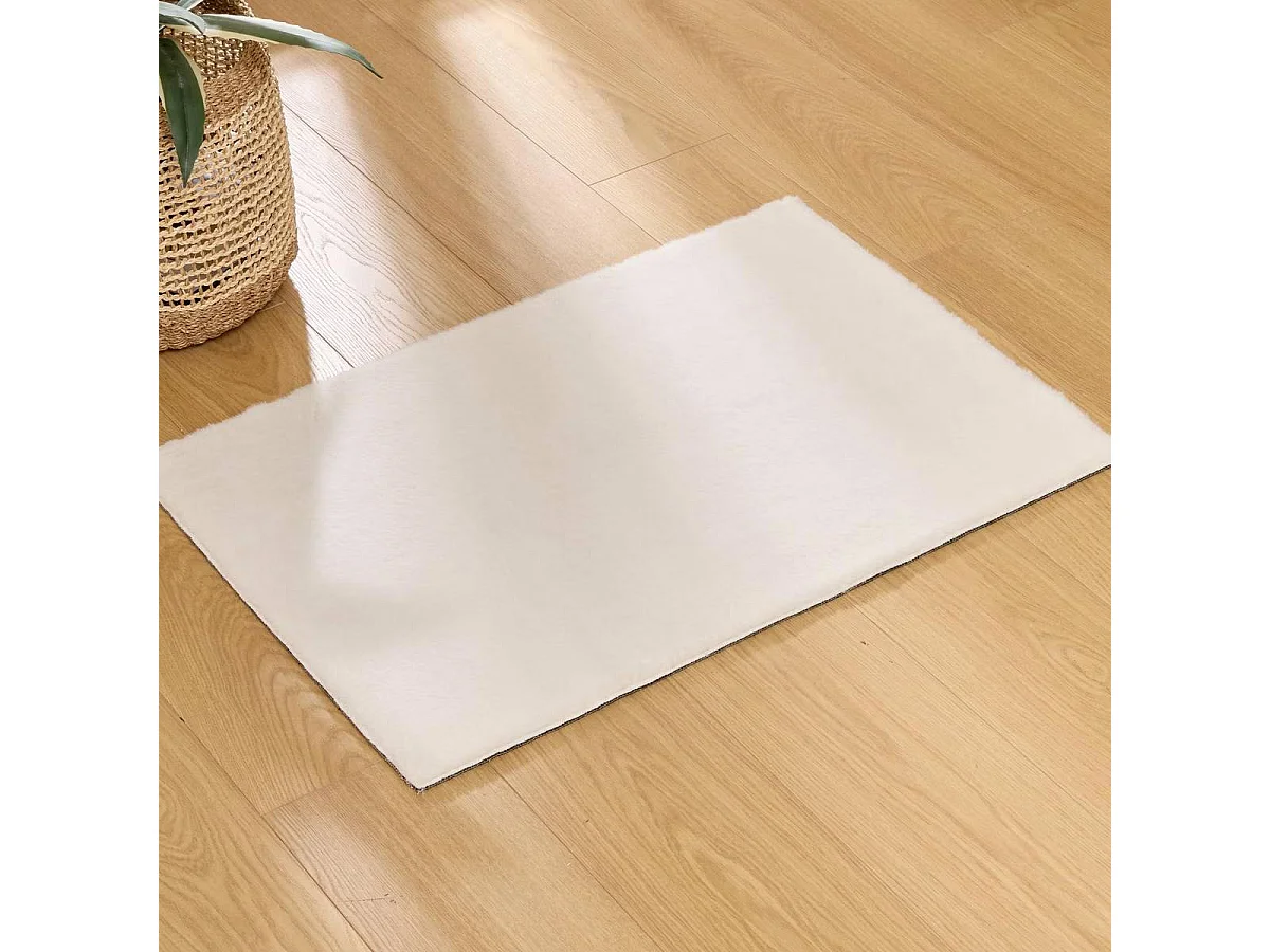 Tapis Imitation Fourrure "Couka" 60x90cm Blanc