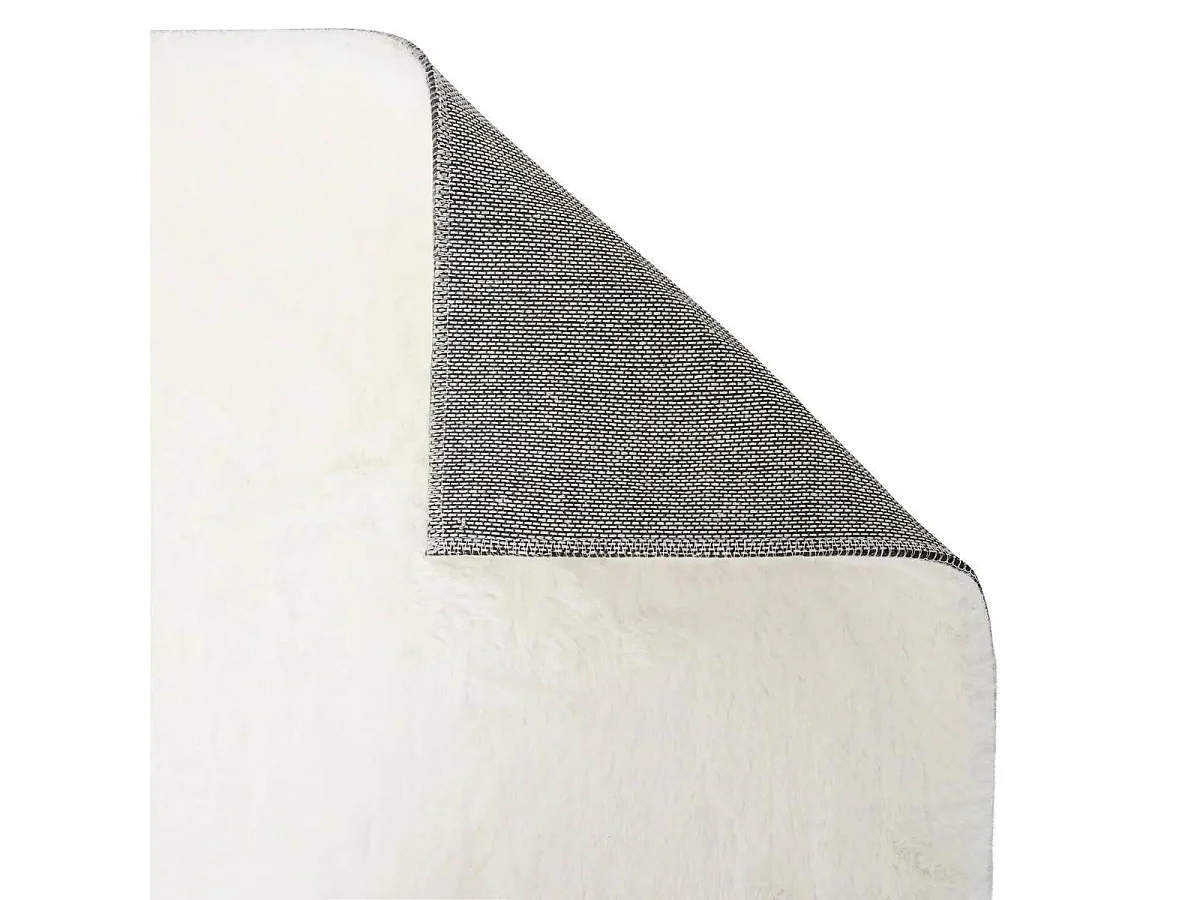 Tapis Imitation Fourrure "Couka" 120x170cm Blanc