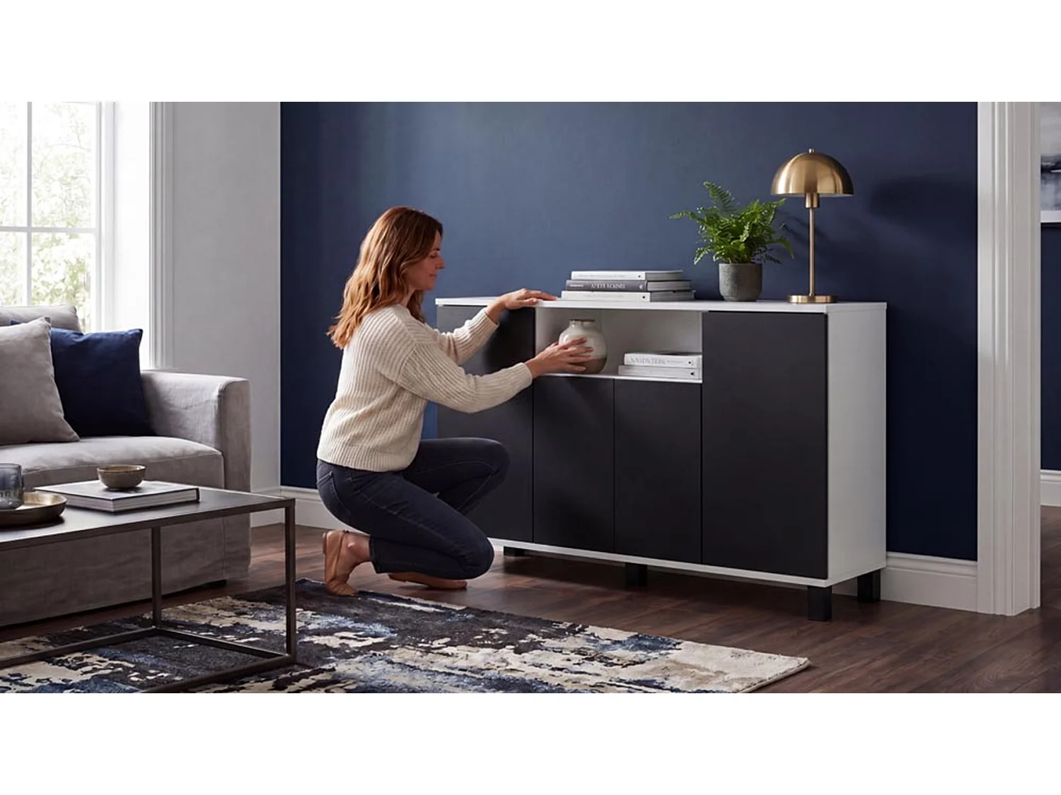 Kommode  Hvid + Sort 120 cm 4 låger – Moderne tv-møbel til stuen og soveværelset – Designet opbevaringskommode