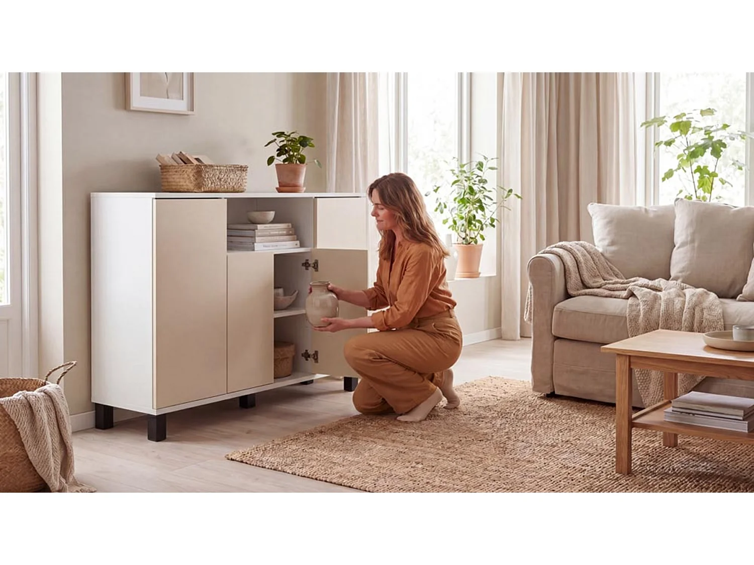 Hvid kommode med kashmir-finish, 120 cm, 4 låger – Moderne tv-møbel til stuen og soveværelset – Designet opbevaringskommode