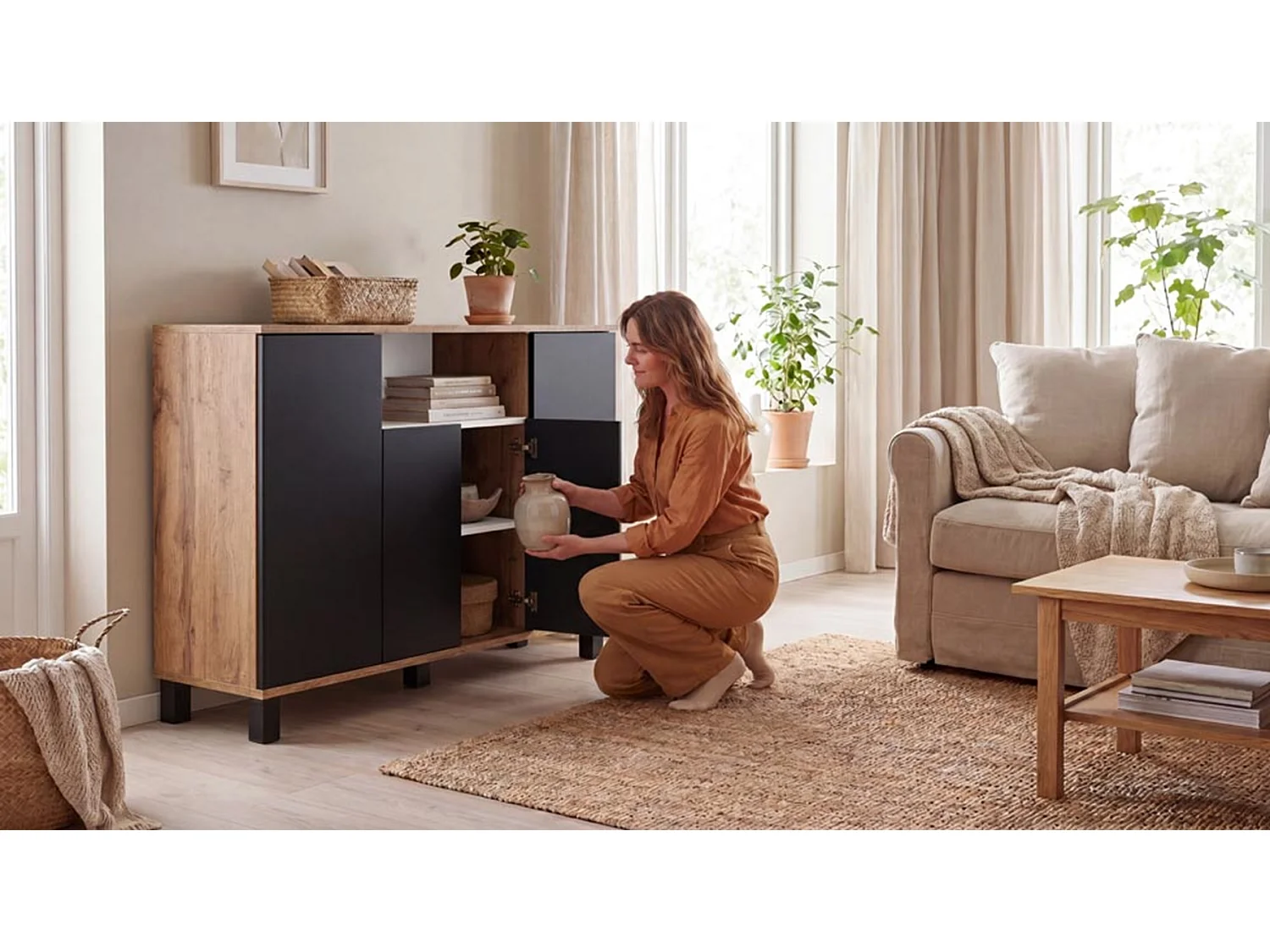 Wotan+ kommode i eg og sort, 120 cm, 4 låger – moderne tv-møbel til stuen og soveværelset – designet opbevaringskommode