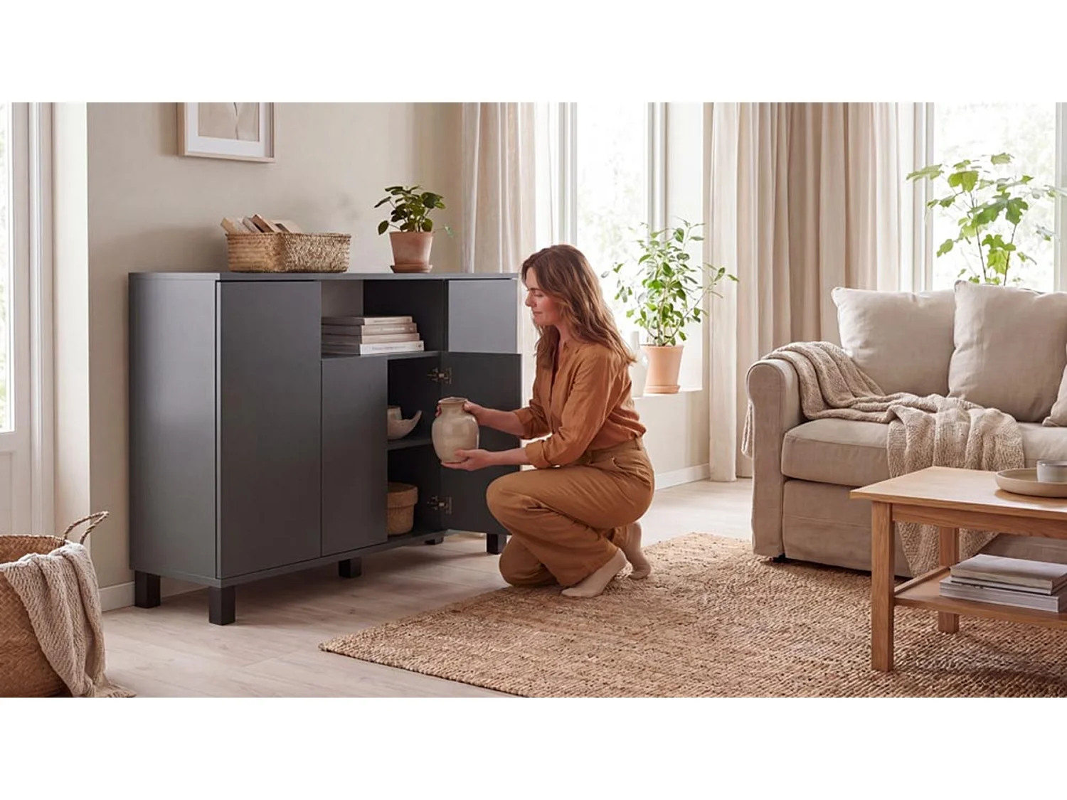 Grå kommode, 120 cm, 4 låger – moderne tv-møbel til stuen og soveværelset – designet opbevaringskommode