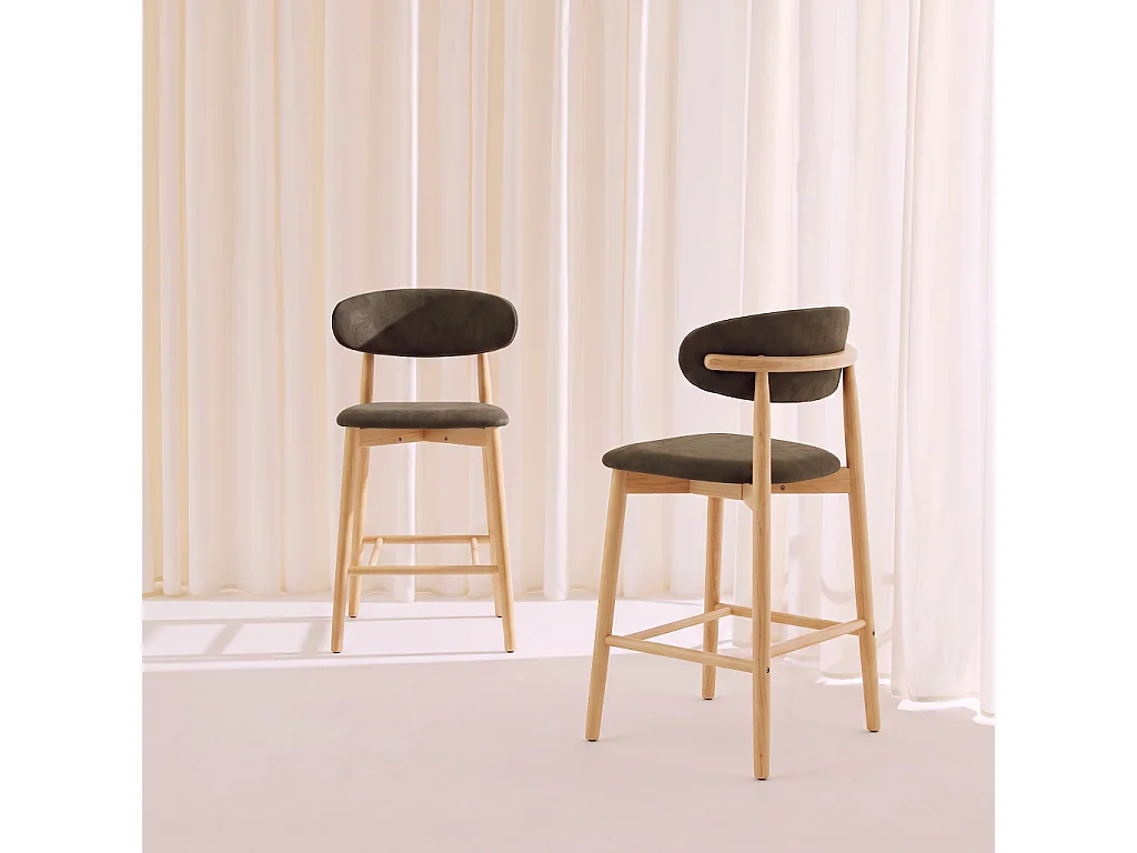 Lot de 2 tabourets de bar en bois d'hévéa naturel et tissu chenille kaki - Paola