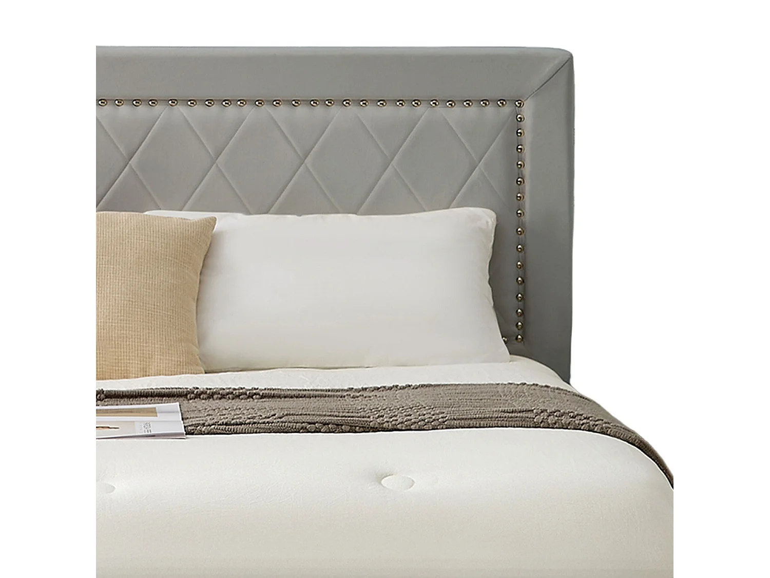 Lit coffre Sandiego avec sommier relevable 180x200cm et tête de lit cloutée Velours Gris clair
