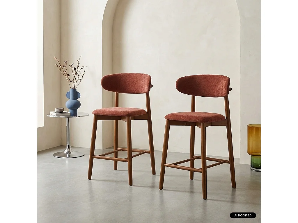 Lot de 2 tabourets de bar en bois d'hévéa noyer et tissu chenille bordeaux - Paola