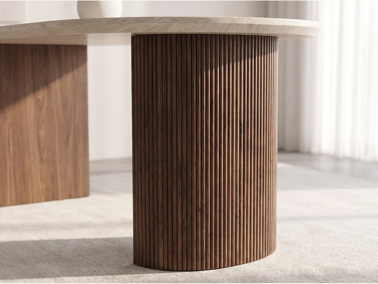 Table à manger TERRA – Plateau en céramique travertin beige et pieds finition noyer - Homeluxury