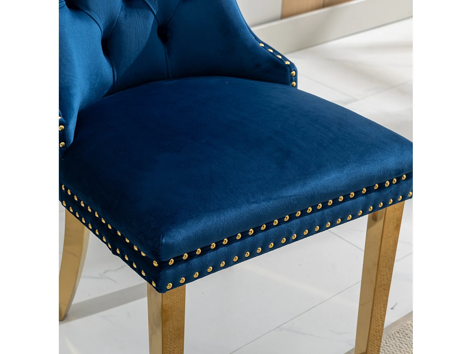 Set van 2 fluwelen eetkamerstoelen in Franse luxestijl met gecapitonneerde rug