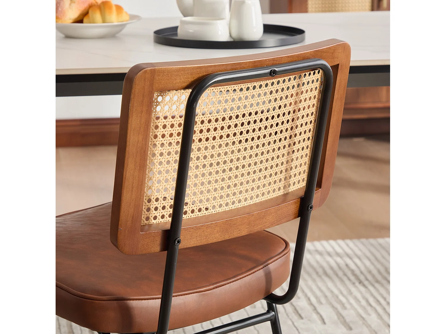 Set van 2 moderne vintage eetkamerstoelen met PE rotan rugleuning